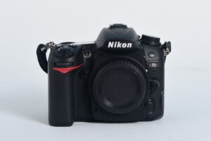 NIKON D7000 OHIŠJE RABLJENO NIKON D7000 OHIŠJE RABLJENO