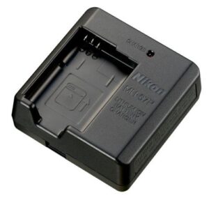 NIKON aku polnilec MH-67P