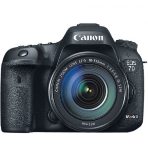 CANON EOS 7D MARK II + EF-S 18-135 IS STM