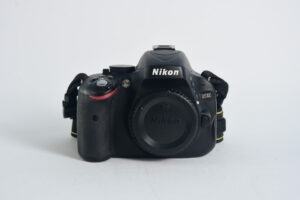 NIKON D5100 OHIŠJE - RABLJENO NIKON D5100 OHIŠJE - RABLJENO