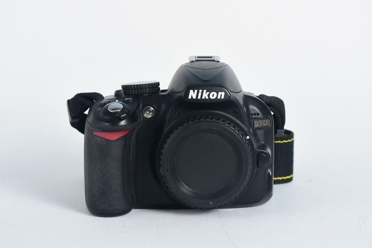 Nikon D3100 -rabljen
