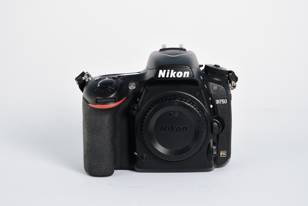 NIKON D750 - RABLJEN NIKON D750 - RABLJEN