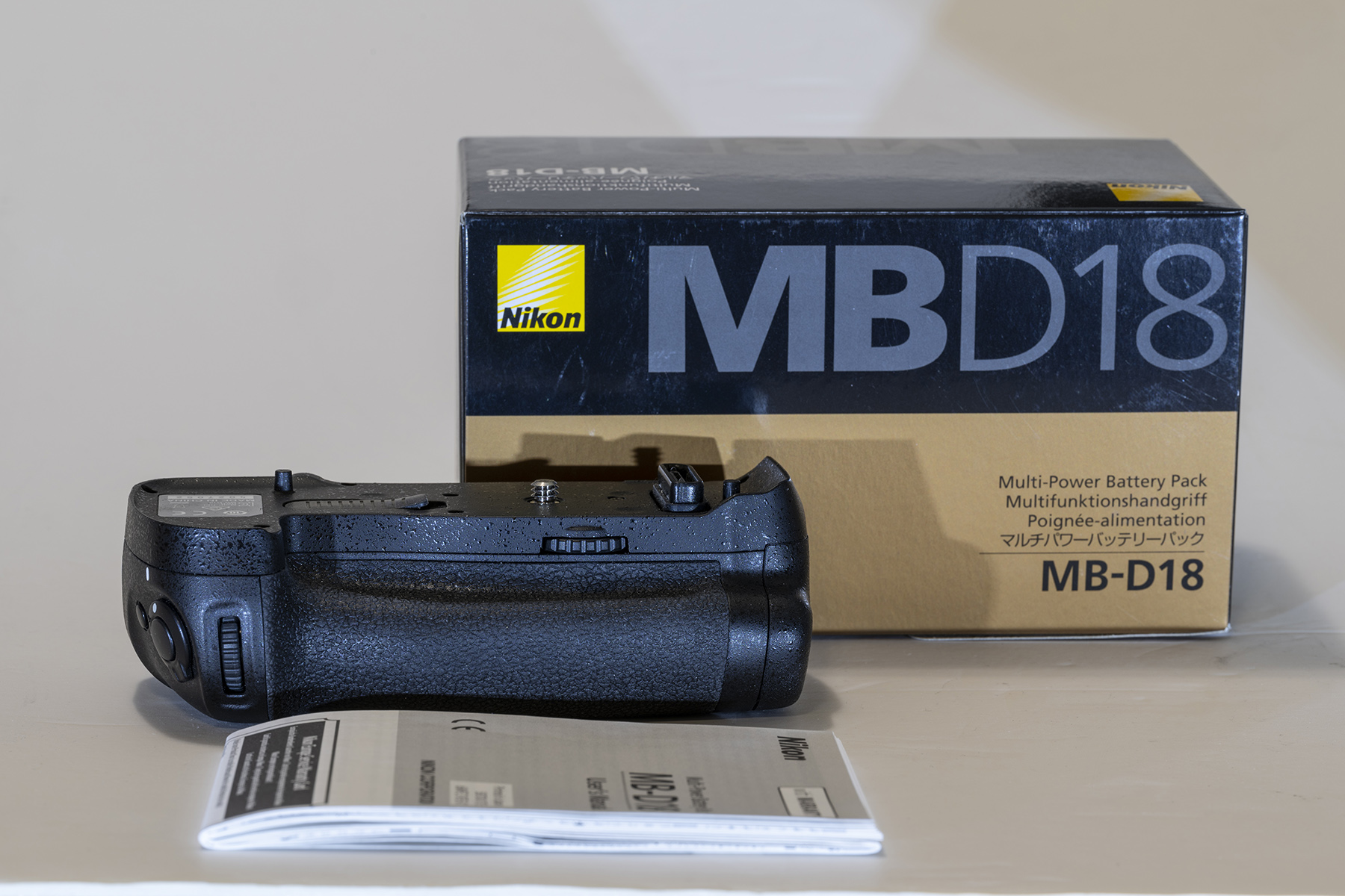 nikon mbd18rabljen 1