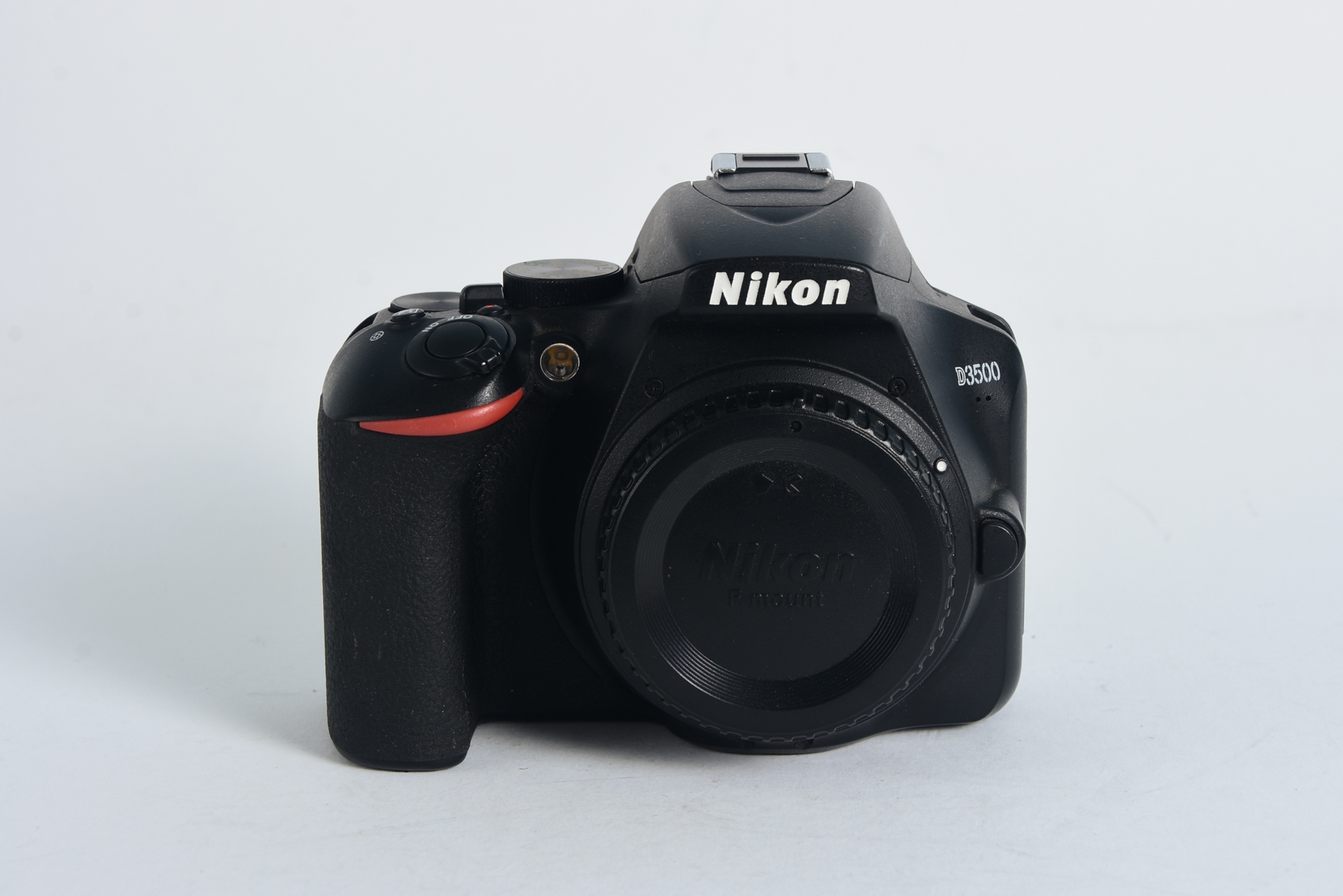 Nikon D3500 -rabljen