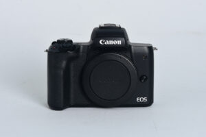 CANON EOS M50 -rabljen