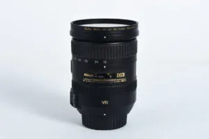 NIKON objektiv NIKKOR AF-S DX 18-200/3,5-5,6G ED VR II -rabljen NIKON objektiv NIKKOR AF-S DX 18-200/3,5-5,6G ED VR II -rabljen