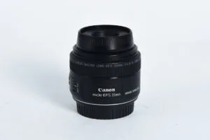CANON objektiv EF-S 35/2,8 IS STM Macro -rabljen CANON objektiv EF-S 35/2,8 IS STM Macro -rabljen
