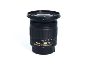 NIKON objektiv NIKKOR AF-P DX 10-20/4,5-5,6G VR -rabljen NIKON objektiv NIKKOR AF-P DX 10-20/4,5-5,6G VR -rabljen