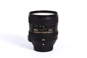 NIKON objektiv NIKKOR AF-S 24-85/3,5-4,5G IF-ED VR - rabljen NIKON objektiv NIKKOR AF-S 24-85/3,5-4,5G IF-ED VR - rabljen