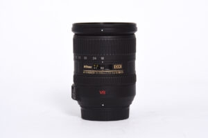 NIKON objektiv NIKKOR AF-S DX 18-200/3,5-5,6G ED VR IF-ED NIKON objektiv NIKKOR AF-S DX 18-200/3,5-5,6G ED VR IF-ED