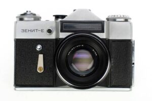 Zenit E (SE Moskva-80) + Helios 58/2 -rabljeno Zenit E (SE Moskva-80) + Helios 58/2 -rabljeno